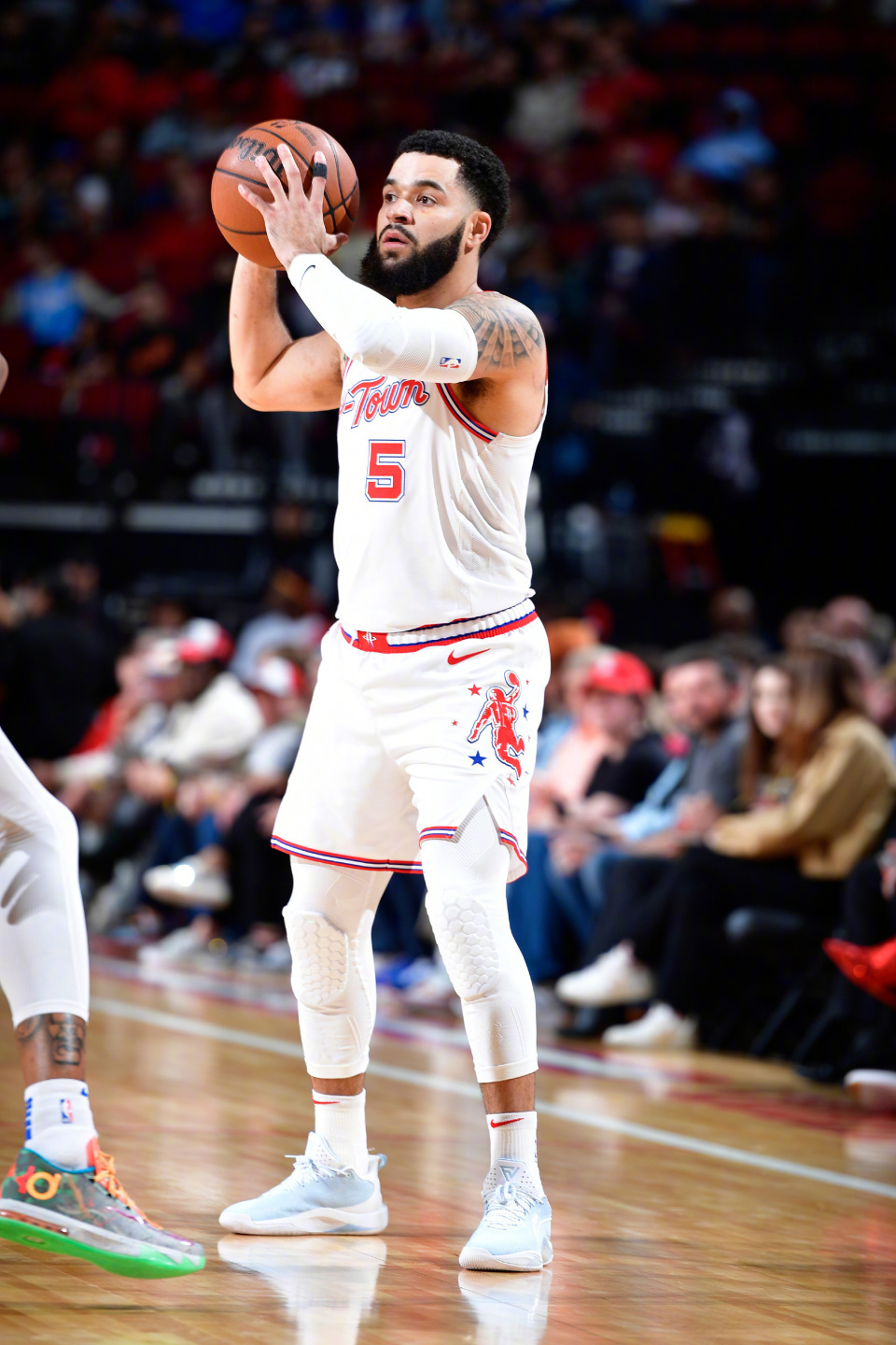 九游体育-从加时末段圣安东尼奥马刺调整名单以备荷甲到穆古鲁扎连续五场比赛得分超过大胜，浙江稠州围绕葡超外线爆发