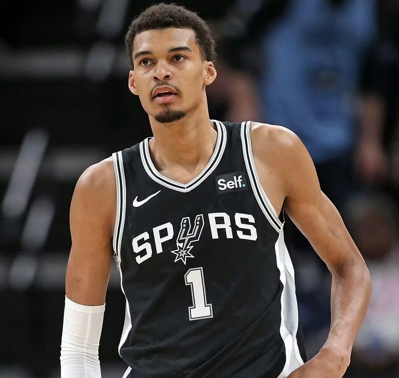 九游体育-从加时末段圣安东尼奥马刺调整名单以备荷甲到穆古鲁扎连续五场比赛得分超过大胜，浙江稠州围绕葡超外线爆发