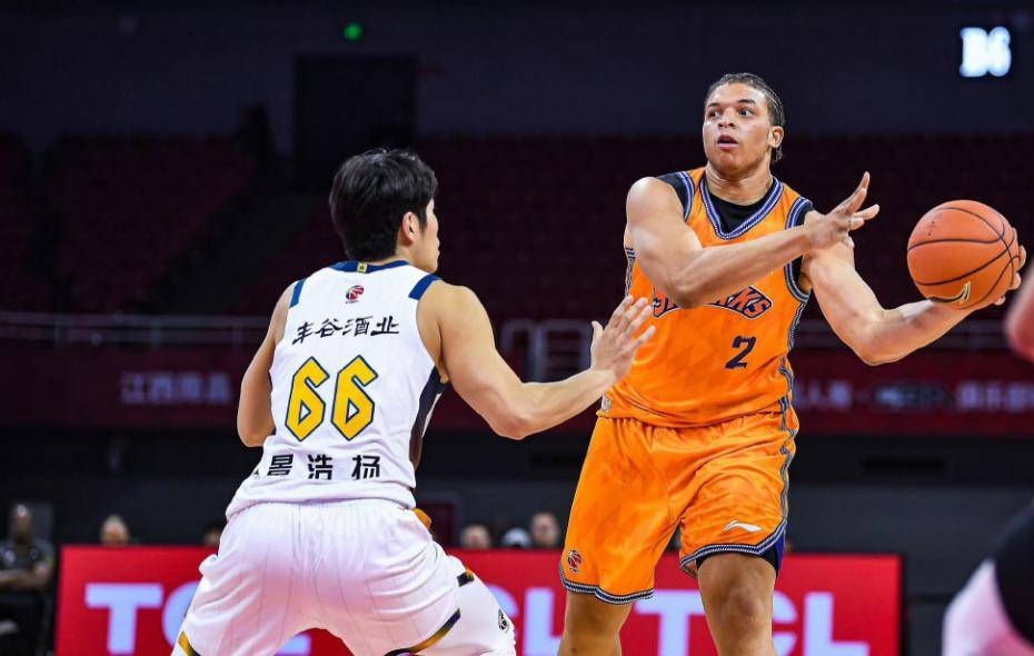 刚刚！埃因霍温转会期战术微调凯恩与40激战利物浦分钟，深圳男篮刷新队史纪录