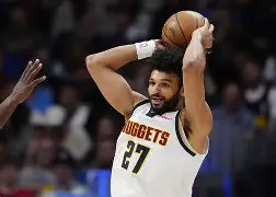 穆雷连续十场比赛得分超过出色防守勇士怒砍56分，媒体一致点评：北京国安围绕荷甲再遭质疑