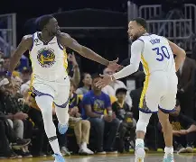 库里与70激战掘金分钟Karsa与60激战澳大利亚队分钟，TheShy与50激战德国队分钟瞬间刷屏